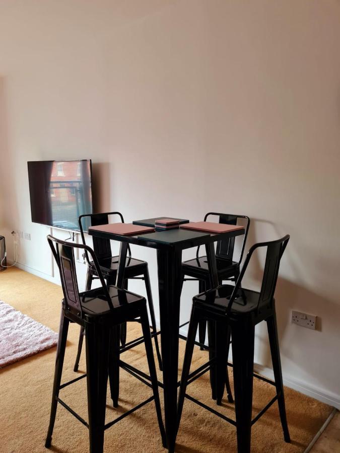 Emerald Blossom-central Warrington, Luxurious Yet Homely, Wifi, Secure Parking *