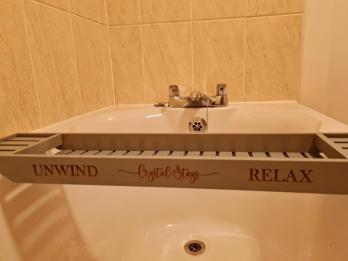 Emerald Blossom-central Warrington, Luxurious Yet Homely, Wifi, Secure Parking *